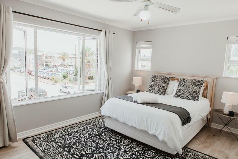 One On Gray Apartment Knysna Bagian luar foto